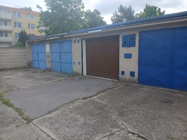 Na predaj garáž v Skalici, Lúčky s elektrinou a jamou