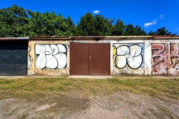 Predaj garáže s montážnou jamou na Vyhnianskej ceste v Bratislave