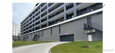 Prenájom vnútorného parkovacieho miesta v BD na Popradskej ulici