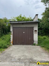 Na predaj čiastočne zrekonštruovaná garáž v Komárne