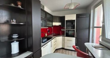 Na predaj priestranná garáž v zabezpečenom garážovom dome v Bratislave