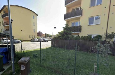 Parking opletalova 70