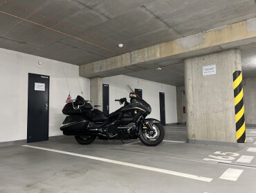 Parking s kobkou - Ba-Nové Mesto - Grand koliba