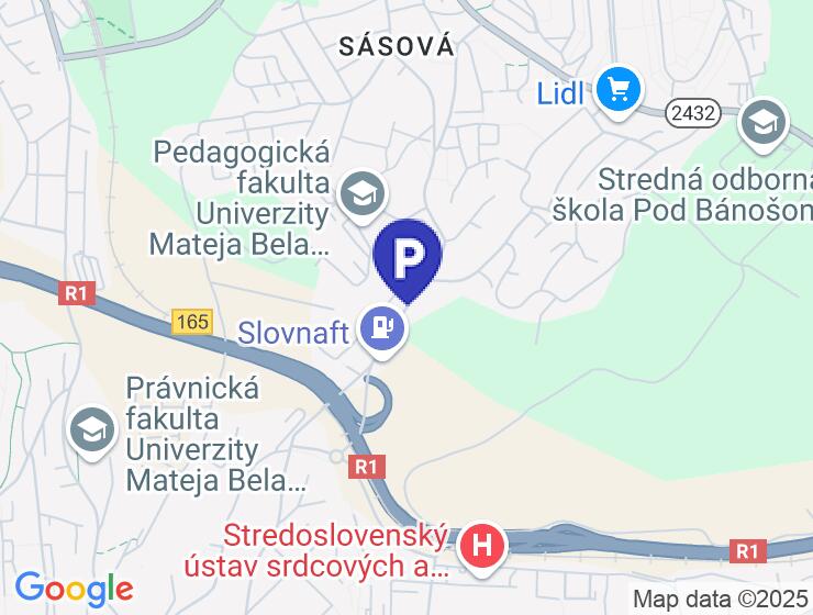 Parkovacie miesta pre motocykle v garáži