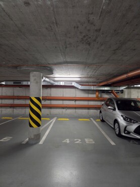 Parkovacie statie v podzemnej garazi