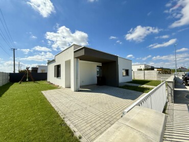 Prenájom garáže s automatickou bránou na Nám. Priateľstva