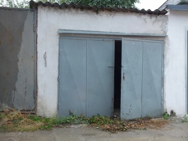 Ponúkam garáž v Komárne