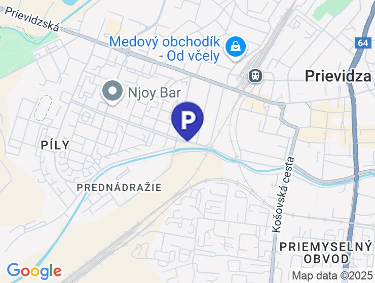 Prenájom garáže na Mierovom námestí, Handlová