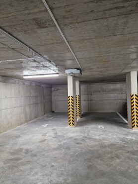 PRENÁJOM garážové státie Petržalka, Gogoľova 1, bezpečné proti krádeži