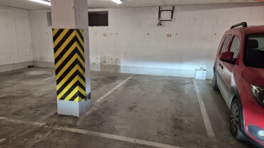 prenájom garážového stojiska na Uhrovej v BA