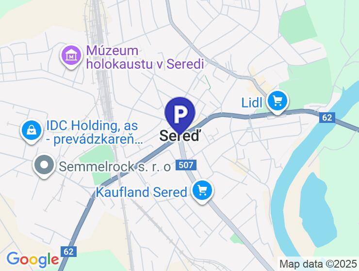 Prenájom priestrannej atypickej garáže s elektrinou v Seredi