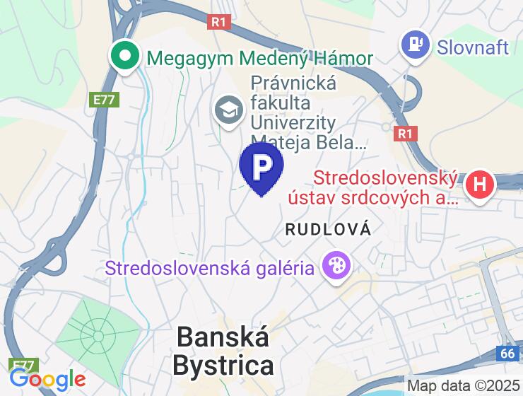 Prenájom vonkajších parkovacích miest na Komenského ulici v BB