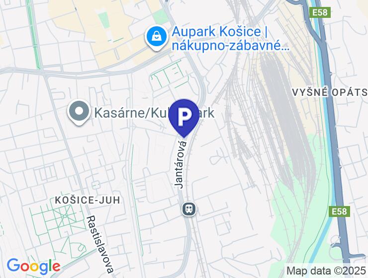 Priestranná garáž na predaj - 23 m² v centre na Jantárovej ulici