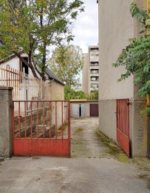Predaj garáže s pozemkom na Prešovskej ulici v Ružinove