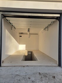 Predaj zrekonštruovanej garáže s elektrickou bránou na Čmelíkovej ulici