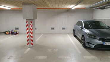 Prenájom parkovacieho miesta v garáži v Dúbravke