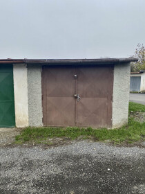 Na predaj elektrifikovaná garáž v Lučenci