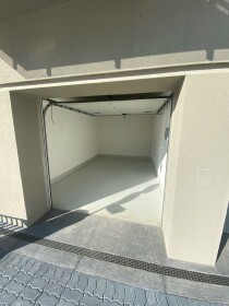 Prenájom samostatnej garáže v Ružinove s elektrinou