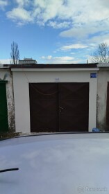 Na predaj dve garáže s pozemkom a elektrickým pripojením