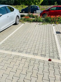 Vonkajšie parkovacie miesto na Malotejedskej ulici v Dunajskej Strede