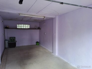 Garáž na predaj v centre SNV s elektrinou