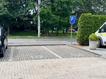Dlhodobý prenájom vonkajšieho parkovacieho miesta v EuroHome Žilina Bôrik
