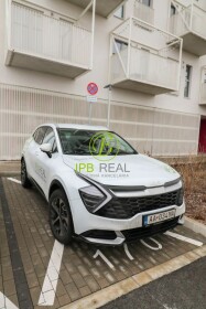 Vonkajšie parkovacie miesto v projekte Slnečnice POP na Labu