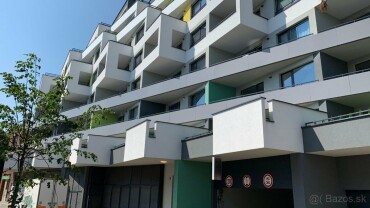 Parkovacie miesto na prenájom v garážovom dome na Strojárenskej ulici