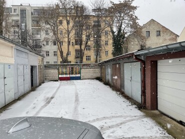 Samostatná garáž, Špitálska, Bratislava
