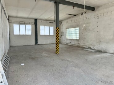 Prenájom priestoru 140 m² – sklad a kancelária v Prievidzi