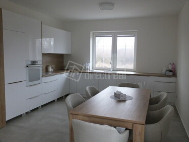 Garáž na predaj v Lučenci na Malinovského ulici