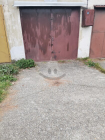 Prenájom garáže s elektrinou a jamou v Komárne