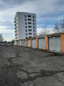 Garáž na prenájom pri bytovom dome Taura
