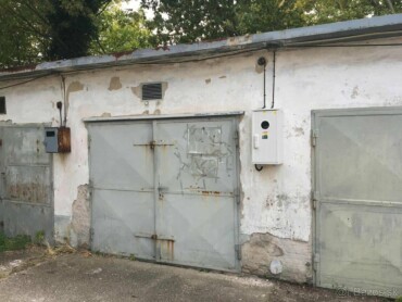 Garáž na predaj v Komárne s elektrinou a montážnou jamou