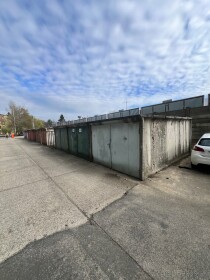 Garáž na prenájom za obchodným centrom Max