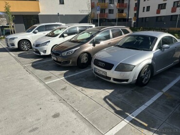 Vonkajšie parkovacie miesto na prenájom, ul. Mikovíniho, Trnava