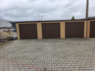 Prenájom garáže v Nižnej s elektrinou a diaľkovým ovládaním