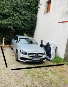 Parkovacie miesto s povolením vjazdu do pešej zóny na Obchodnej ulici