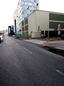 Prenájom vnútorného garážového státia na Mraziarenskej v BA 2