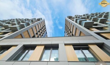 PREDAJ PRIESTRANNÉHO GARÁŽOVÉHO STÁTIA PRE SUV V DOWNTOWNE