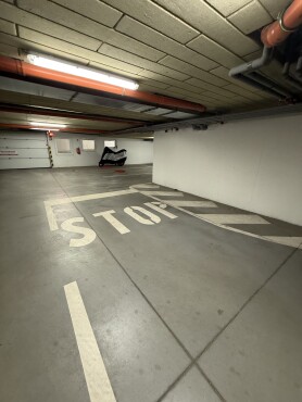 Vnutorne parkovanie pri Fakultnej nemocnici v Trenčîne