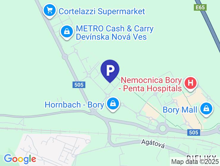 Vonkajšie parkovacie miesto na prenájom pri bytových domoch