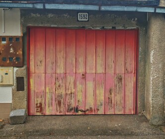 Na predaj garáž s montážnou jamou a elektrinou v Ilave