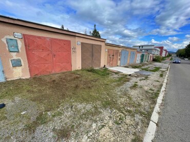 Murovaná garáž na predaj s elektrinou a montážnou jamou