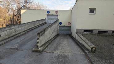 Prenájom garáže na Šustekovej ulici v Petržalke