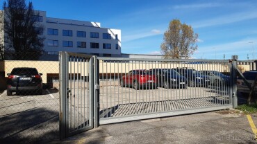 Predaj garáže v uzatvorenom areáli na Sekurisovej ulici v Dúbravke