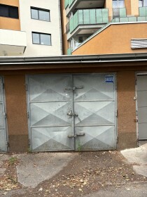 Prenájom garáže 18 m² na Teslovej ulici v Ružinove