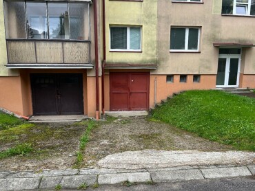 Na predaj dvojgaráž s elektrinou a vodou na ul. SNP