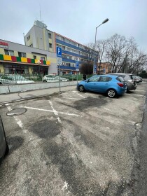 Vonkajšie parkovacie miesto na Nobelovej ulici - Bratislava