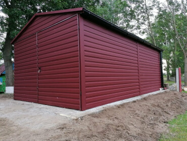 Samostatná garáž s rozmermi 3x6 a sedlovou strechou